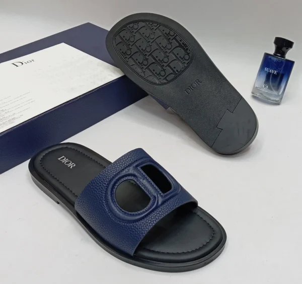 Mens luxury slides Mens luxury slides