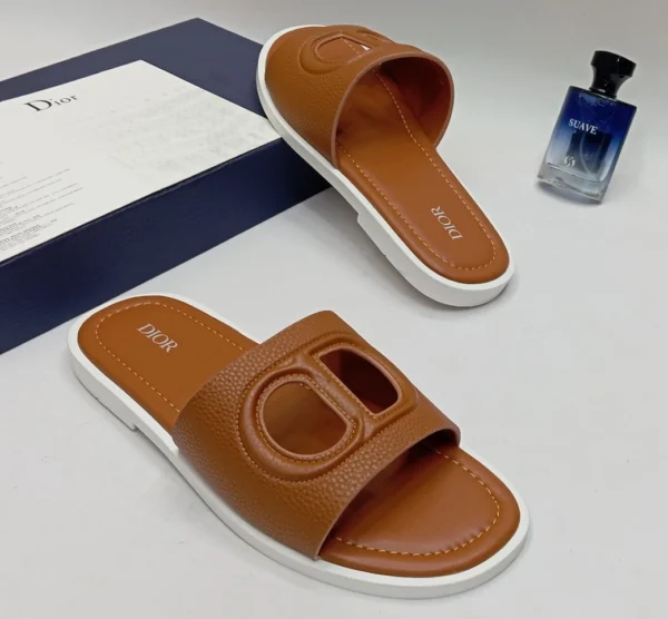 Mens luxury slides Mens luxury slides